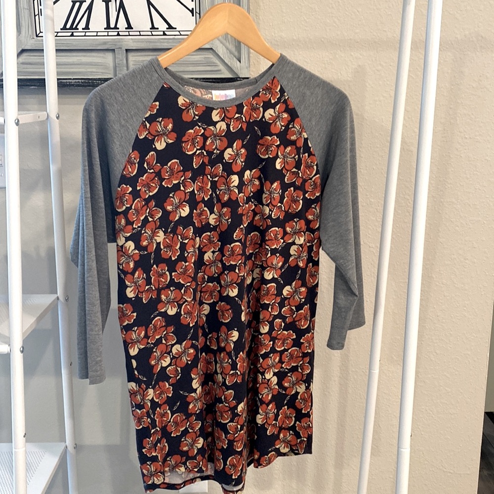 LuLaRoe baseball tee with flower design. Size large